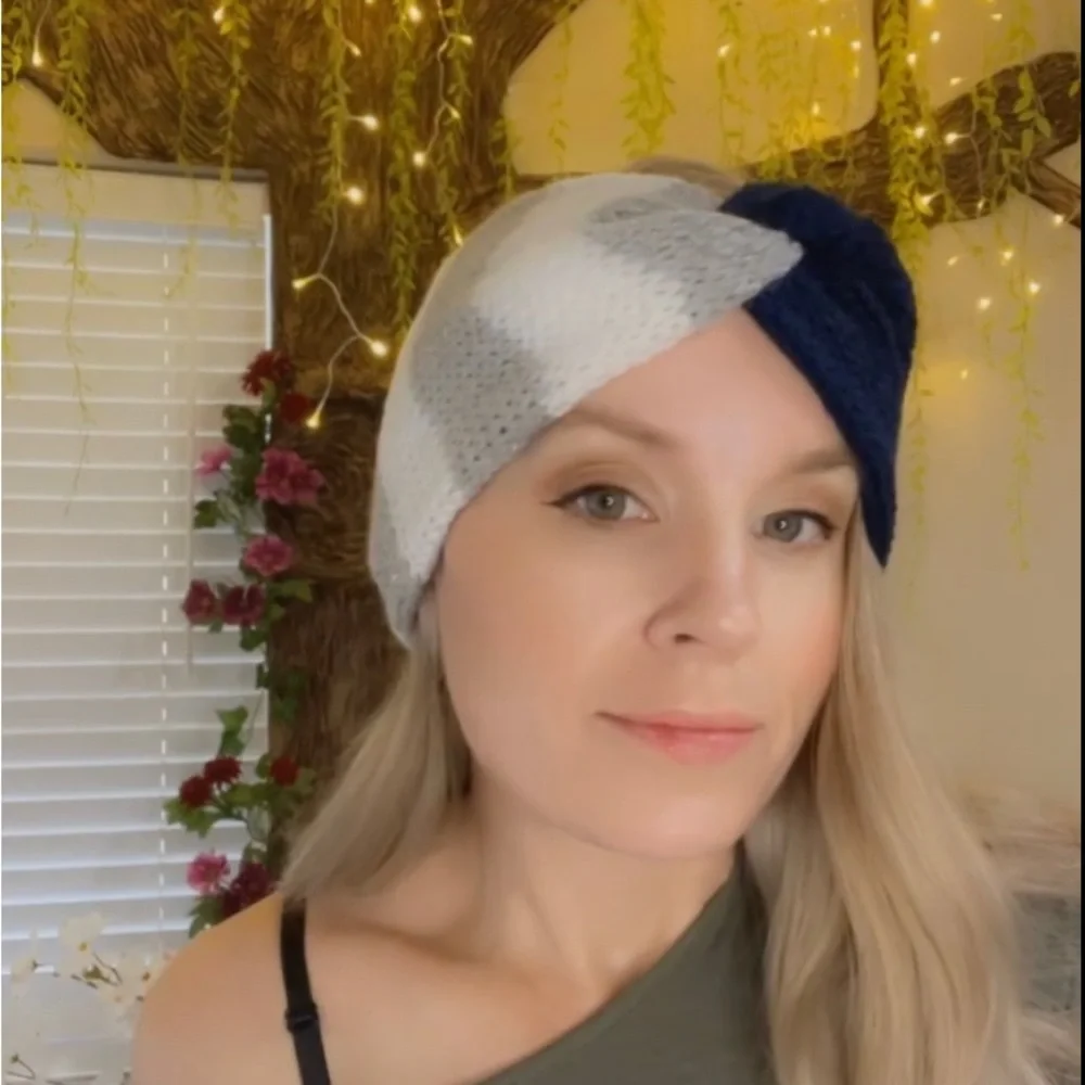 Knit Ear Warmer - Picture 1 of 5